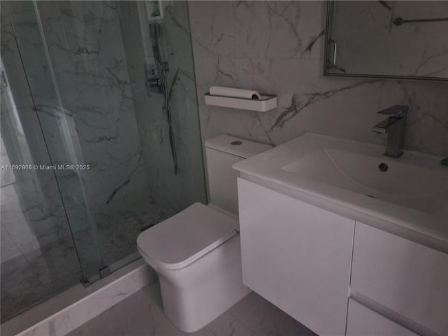 UNIT-103 - 300 E 4 Th St, Condo with 3 bedrooms, 2 bathrooms and null parking in Hialeah FL | Image 8