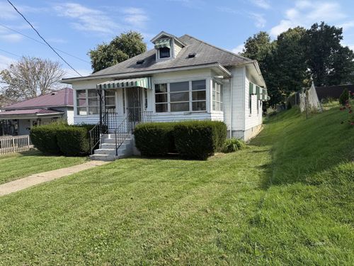 21 Summit St, Glouster, OH, 45732-1261 | Card Image