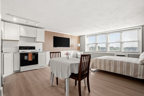 apt-502-340 Main St, Melrose, MA, 02176-4663 | Card Image