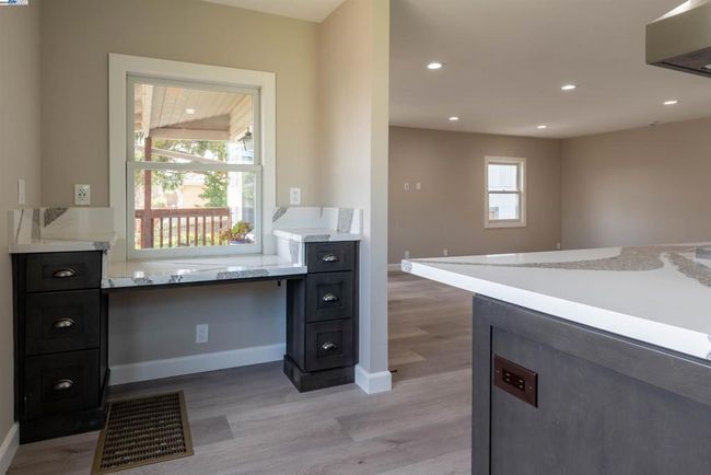 18355 Carlton Ave, House other with 2 bedrooms, 1 bathrooms and null parking in Castro Valley CA | Image 5