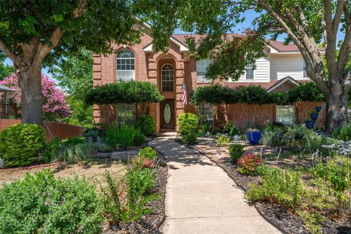 8805 Hidden Hill Dr, Fort Worth, TX, 76179-2915 | Card Image