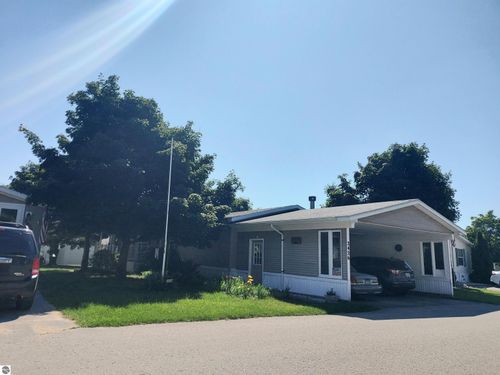 2426 Treelane Dr, Traverse City, MI, 49686-4995 | Card Image