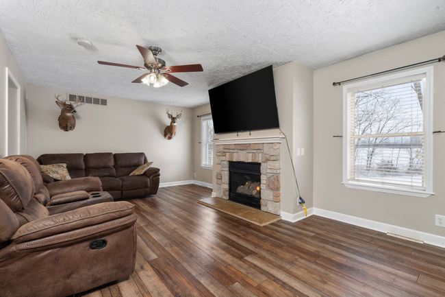 TV will stay, laminate flooring was installed | Image 11