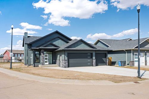 30-2715 73 Ave, Lloydminster, AB, T9V3L7 | Card Image