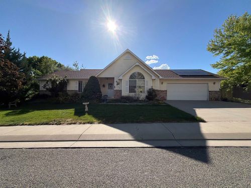 812 Elberta Ave, Palisade, CO, 81526-8811 | Card Image