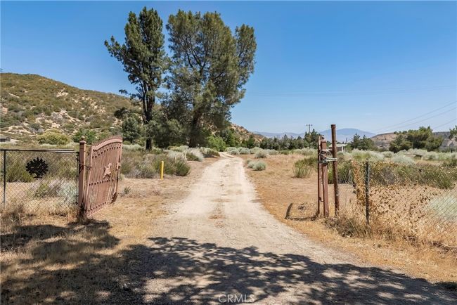 26865 Elizabeth Lake Rd, House other with 2 bedrooms, 2 bathrooms and 2 parking in Lake Hughes CA | Image 74