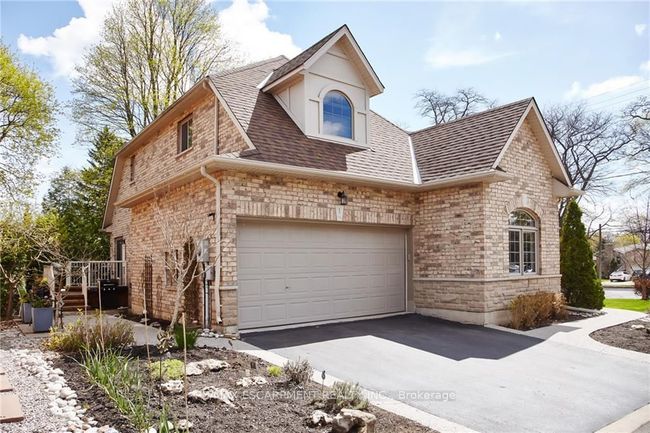 1 - 195 Wilson St W, House other with 2 bedrooms, 4 bathrooms and 2 parking in Ancaster ON | Image 4