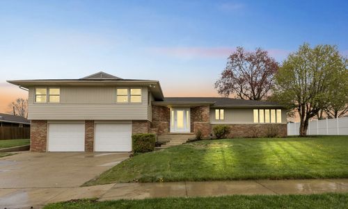 602 E Virginia Ave, Effingham, IL, 62401-3341 | Card Image