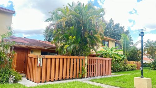 4091-4091 Sierra Ter, Sunrise, FL, 33351-6352 | Card Image