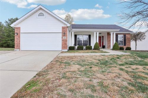 2209 Arnold Palmer Dr, Belleville, IL, 62220-4880 | Card Image