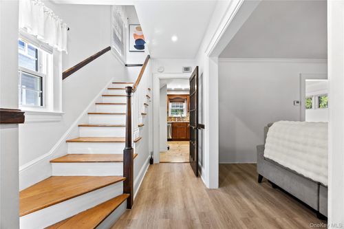 82 Superior Rd, Floral Park, NY, 11001-4125 | Card Image