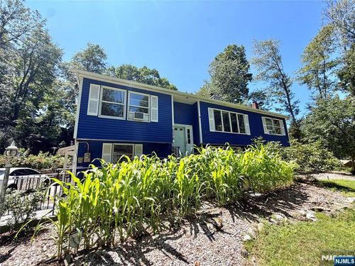 102 Meadow Road, Newton, NJ, 07860 | Card Image