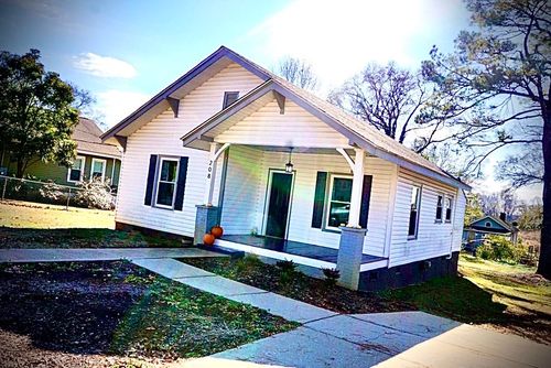 208 Hill St, wellford, SC, 29385-9557 | Card Image