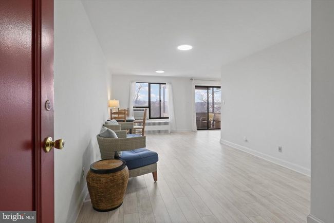 APT-201-X - 1581 N Colonial Ter, Condo with 2 bedrooms, 1 bathrooms and null parking in ARLINGTON VA | Image 7