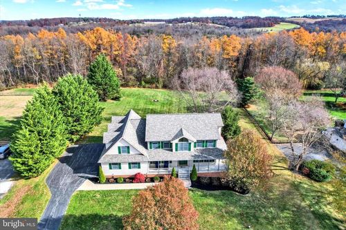 3674 Eagle Ridge Ct, HANOVER, PA, 17331-8564 | Card Image