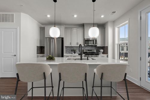 43294 Farringdon Sq, BROADLANDS, VA, 20148-5558 | Card Image