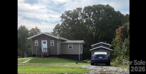 2 Oak St, Granite Falls, NC, 28630-1526 | Card Image