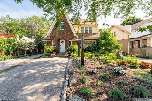 6942 Lundy'S Lane, Niagara Falls, ON, L2G1V9 | Card Image