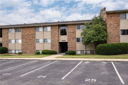 24 Lakeshore Dr, Clarksville, IN, 47129-3066 | Card Image