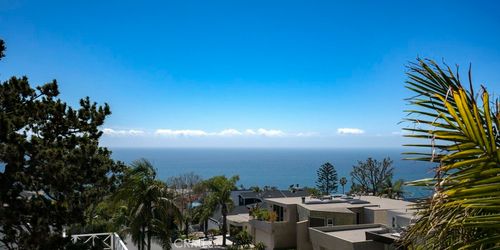 1076 Miramar St, Laguna Beach, CA, 92651-3707 | Card Image