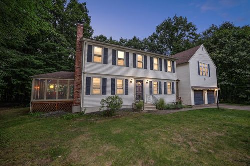 8 Raelynn Dr, Derry, NH, 03038-3819 | Card Image
