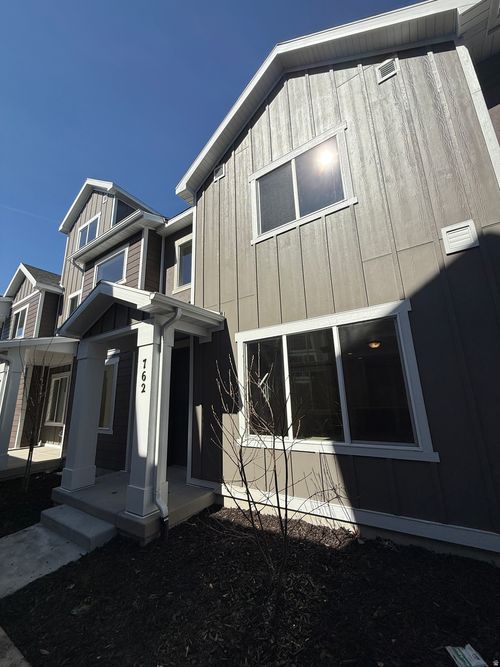 425-762 W 520 S, American Fork, UT, 84003-5053 | Card Image