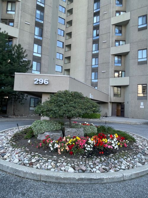 a15-296 Mill Rd, Toronto, ON, M9C4X8 | Card Image