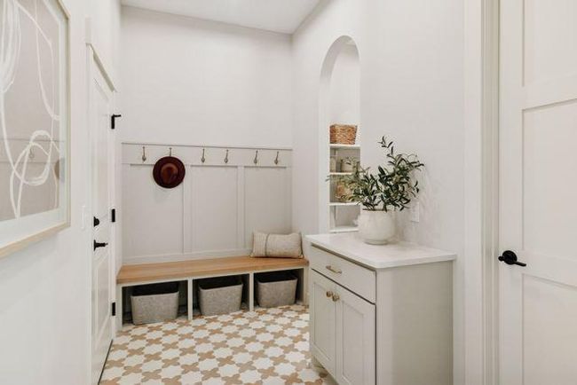 Mudroom | Image 29