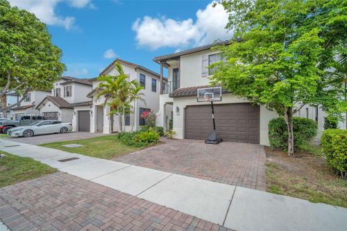 3575 W 97th St, Hialeah, FL, 33018-2027 | Card Image