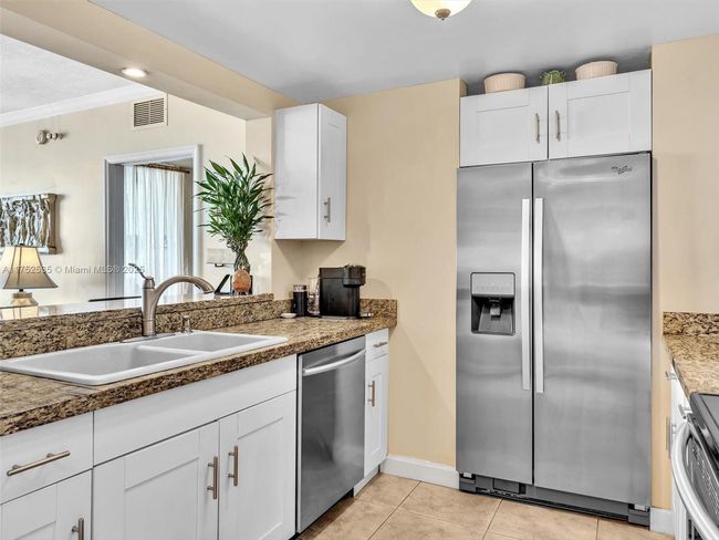 APT-506 - 2600 Sw 27 Th Ave, Condo with 2 bedrooms, 2 bathrooms and null parking in Miami FL | Image 8