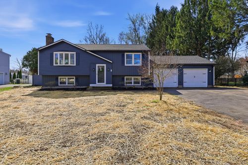 74 White Fox Rd, Feeding Hills, MA, 01030-2615 | Card Image