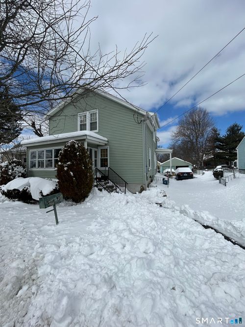 127 Rangely St, West Haven, CT, 06516-1136 | Card Image