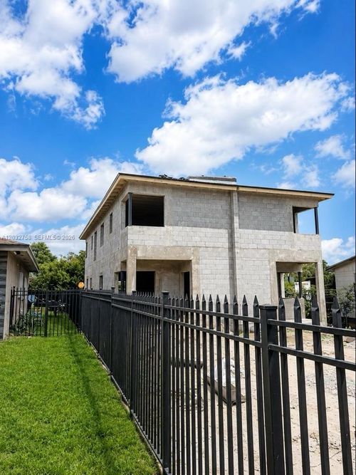 3165 Nw 61st St, Miami, FL, 33142-2106 | Card Image