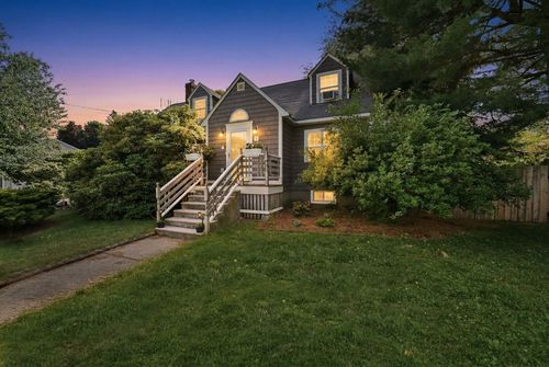 4 Laurel St, Woburn, MA, 01801 | Card Image