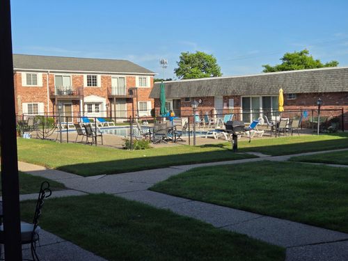 apt-105-1512 Normandy Rd, Royal Oak, MI, 48073-2452 | Card Image