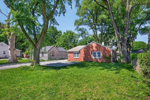 2734 Merle Hay Rd, Des Moines, IA, 50310-1133 | Card Image