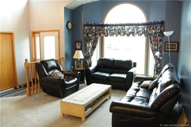 5606 46 Avenue W, Home with 5 bedrooms, 2 bathrooms and 2 parking in Forestburg AB | Image 13