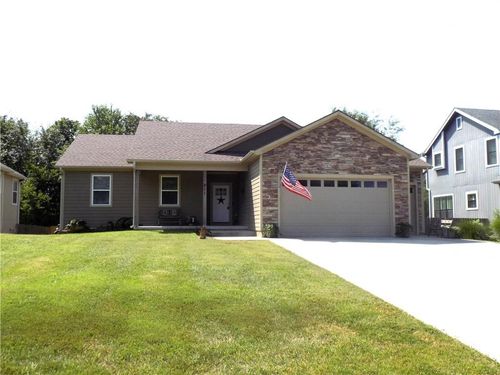 211 Hillside Dr, Baldwin City, KS, 66006-7000 | Card Image
