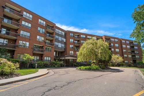 219-210 Nahanton St, Newton, MA, 02459-2950 | Card Image