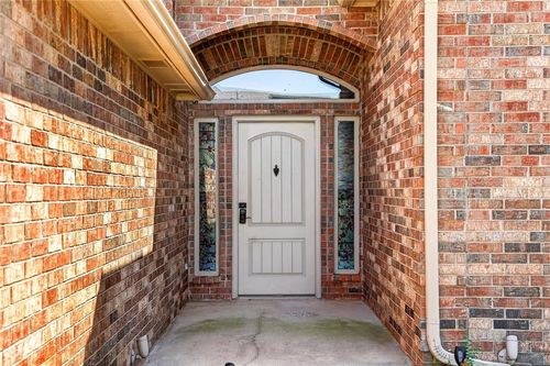 3204 Valley Brk, Norman, OK, 73071-3667 | Card Image