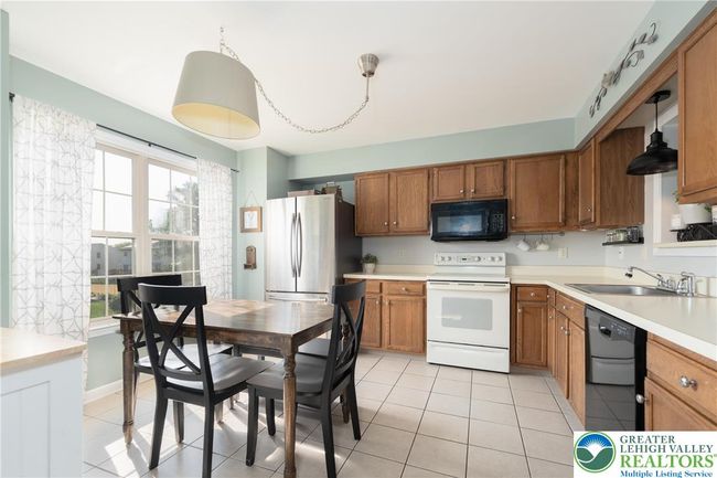 219 Flint Hill Rd, Townhouse with 3 bedrooms, 3 bathrooms and null parking in ALBURTIS PA | Image 9