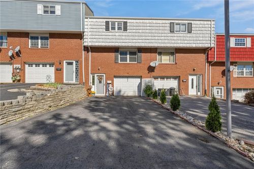 804 Anna Ave, West Mifflin, PA, 15122-3749 | Card Image