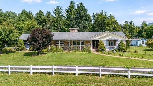 136 Summer Lane, Spruce Pine, NC, 28777 | Card Image