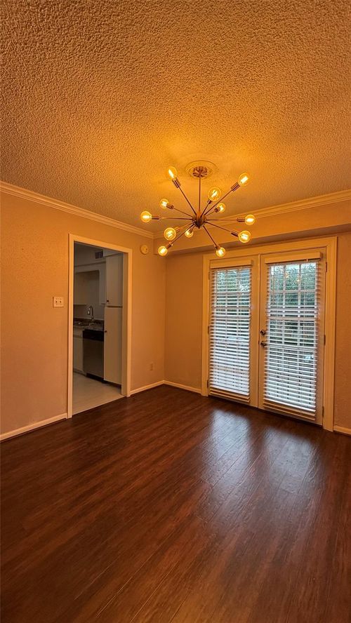 2-2744 Briarhurst Dr, Houston, TX, 77057-5303 | Card Image