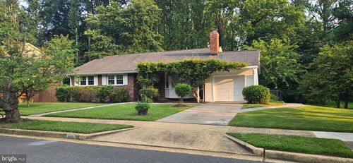 9809 Limoges Dr, FAIRFAX, VA, 22032-1117 | Card Image