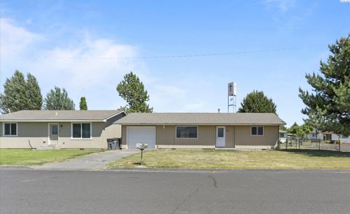 an-investors-dream-2-bed-525 S 6th Ave, Othello, WA, 99344 | Card Image