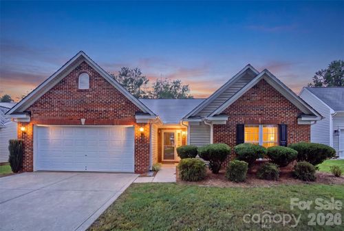 325 Dutchmans Meadow Dr, Mount Holly, NC, 28120-3015 | Card Image