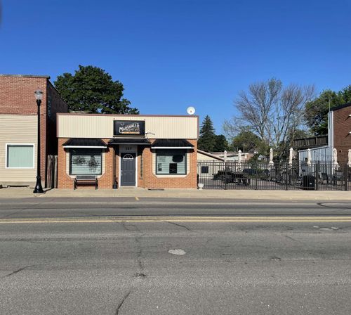 107 Northern Ave, Earlville, IA, 52041-2548 | Card Image