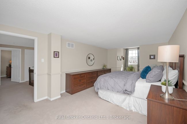 2013 Windy Oaks Dr, House other with 5 bedrooms, 4 bathrooms and 4 parking in Burlington ON | Image 17
