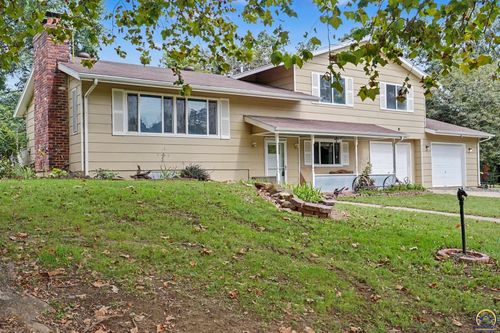 6734 Lincoln Rd, Oskaloosa, KS, 66066-5136 | Card Image
